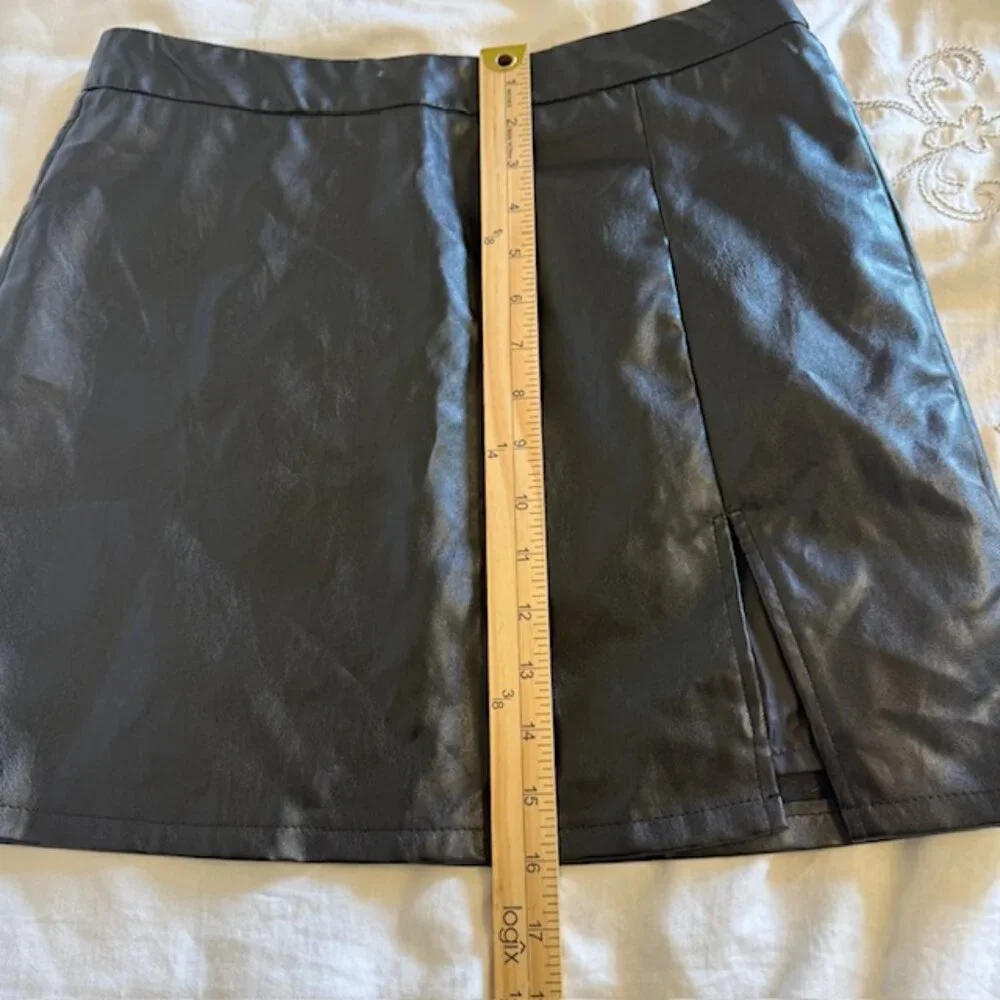 Faux Leather A-Line Mini Skirt Black Moto Edgy Classic Vegan Concert Size Large